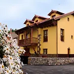El Mirador Del Sueve Lodge *